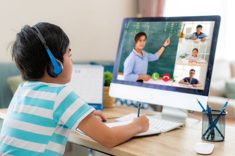 Peran Teknologi dalam Pendidikan Jarak Jauh